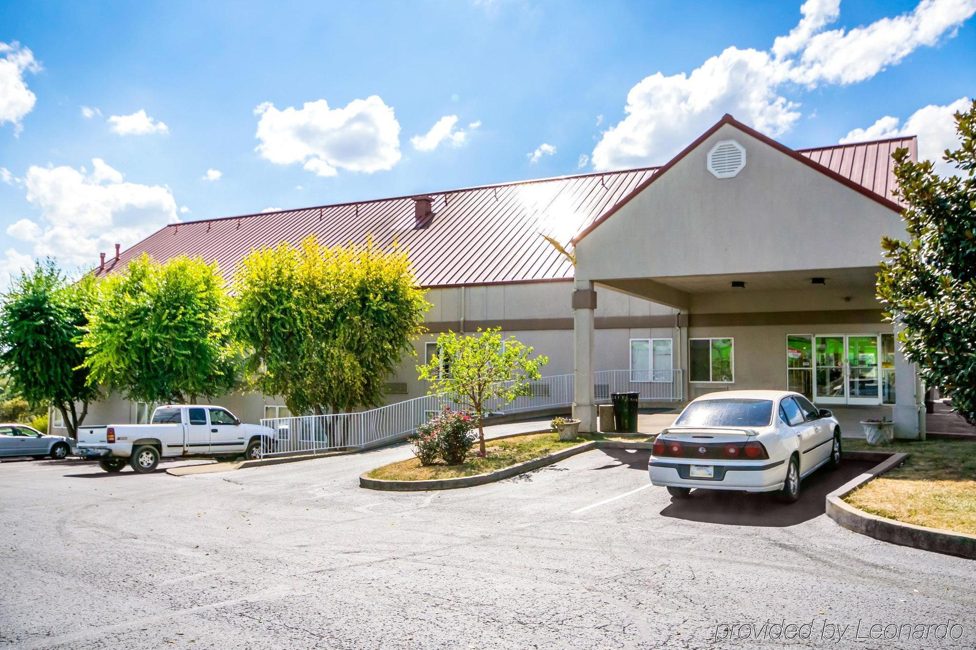 Quality Inn & Suites Elizabethtown Exterior photo
